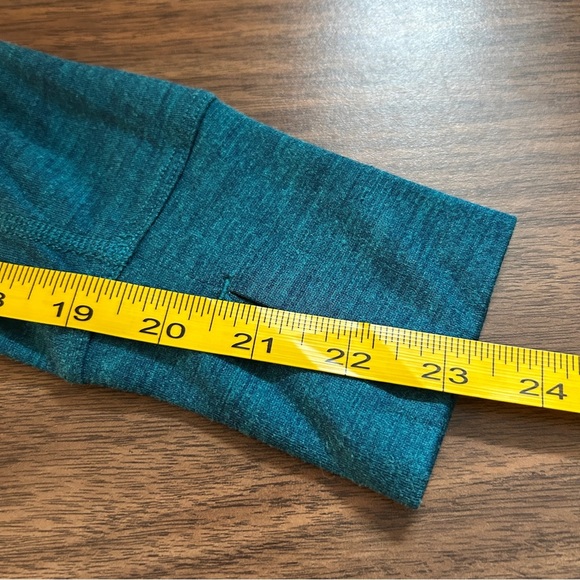 ❤️ Nike Women's Blue Long Wool Blend Sleeve Tee M - Picture 9 of 9